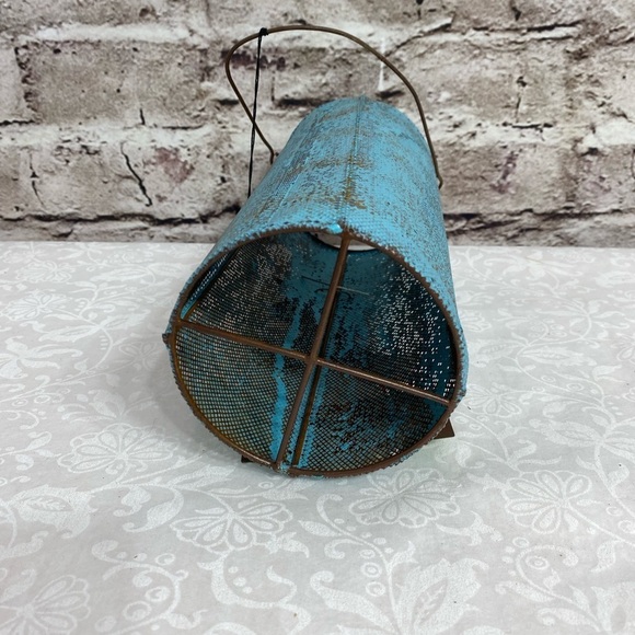 Holiday Tin Tote Snowman Winter Theme for gifted bottles or home decor - Picture 6 of 7